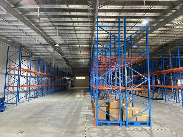 Finished goods warehouse racking
