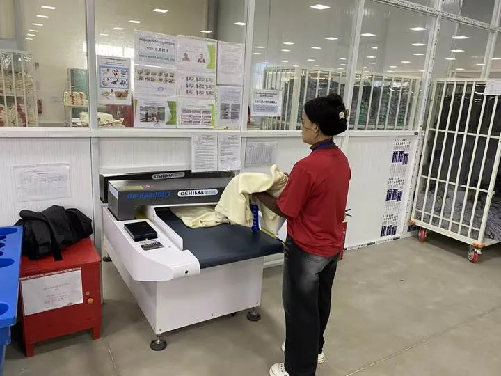 Needle detection station